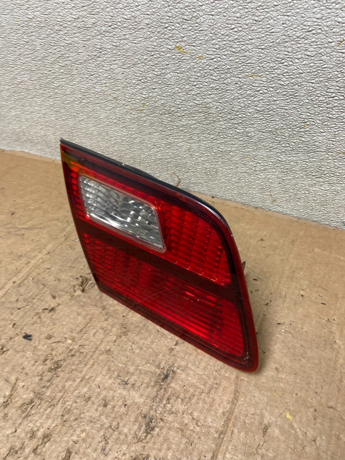 1998-1999 Toyota Avalon Left Driver Lh Side Inner Tail Light OEM AA43371