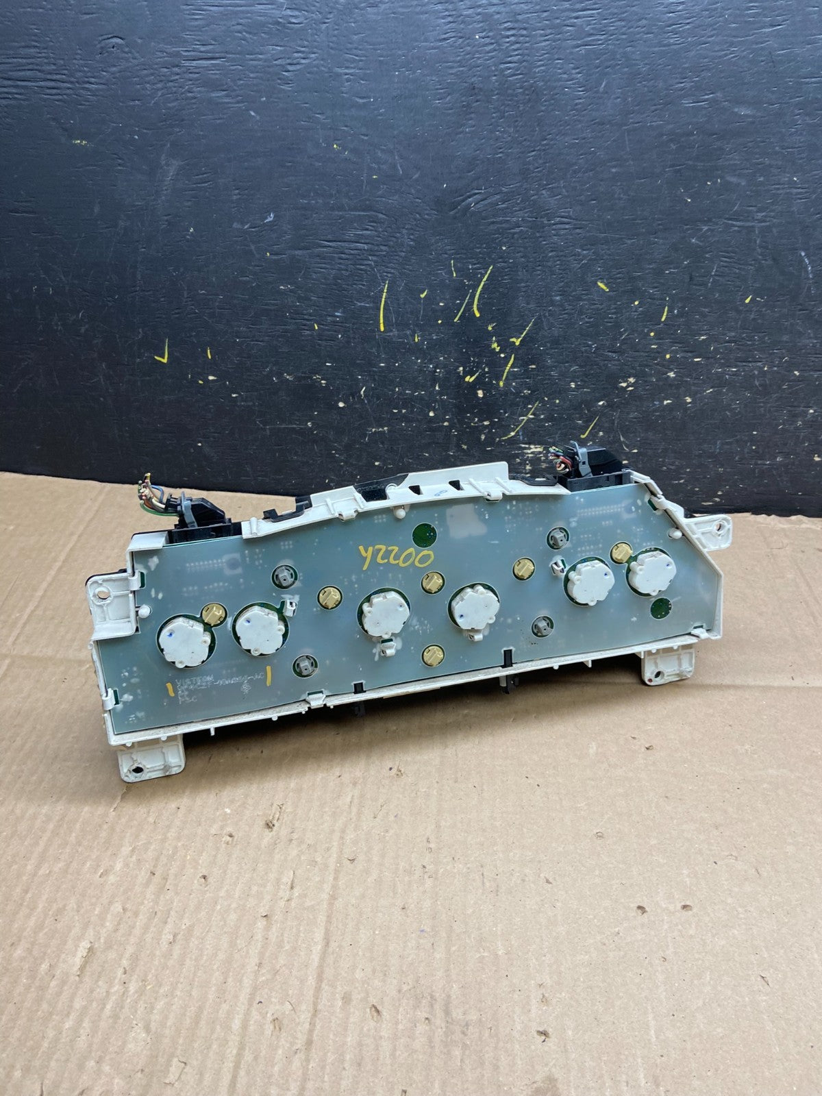 2006 Ford E350 Gauge Speedometer Cluster OEM y2202 DG4