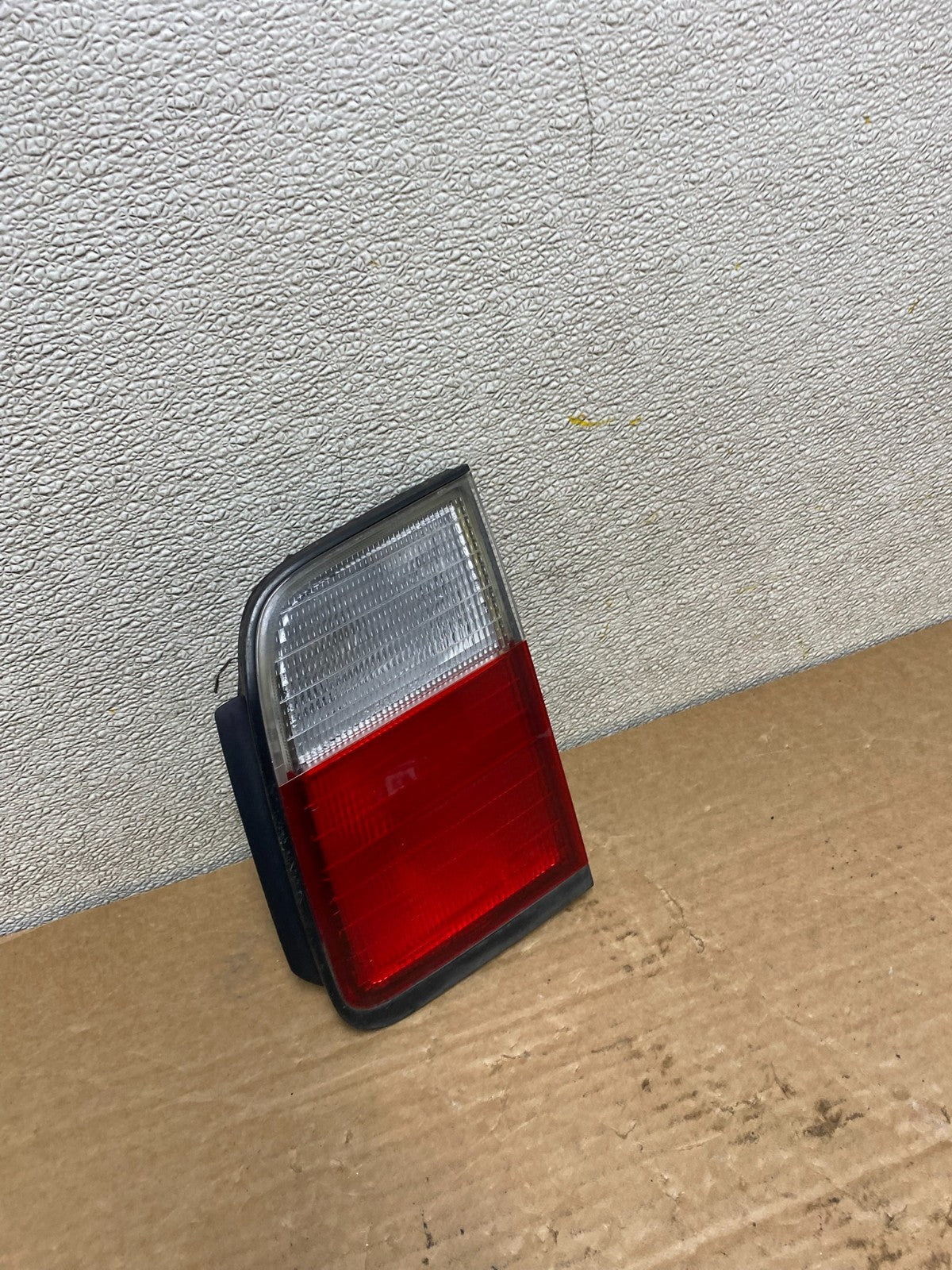 1996 1997 Honda Accord Coupe Right Passenger RH Inner Tail Light OEM Z1439 DW2