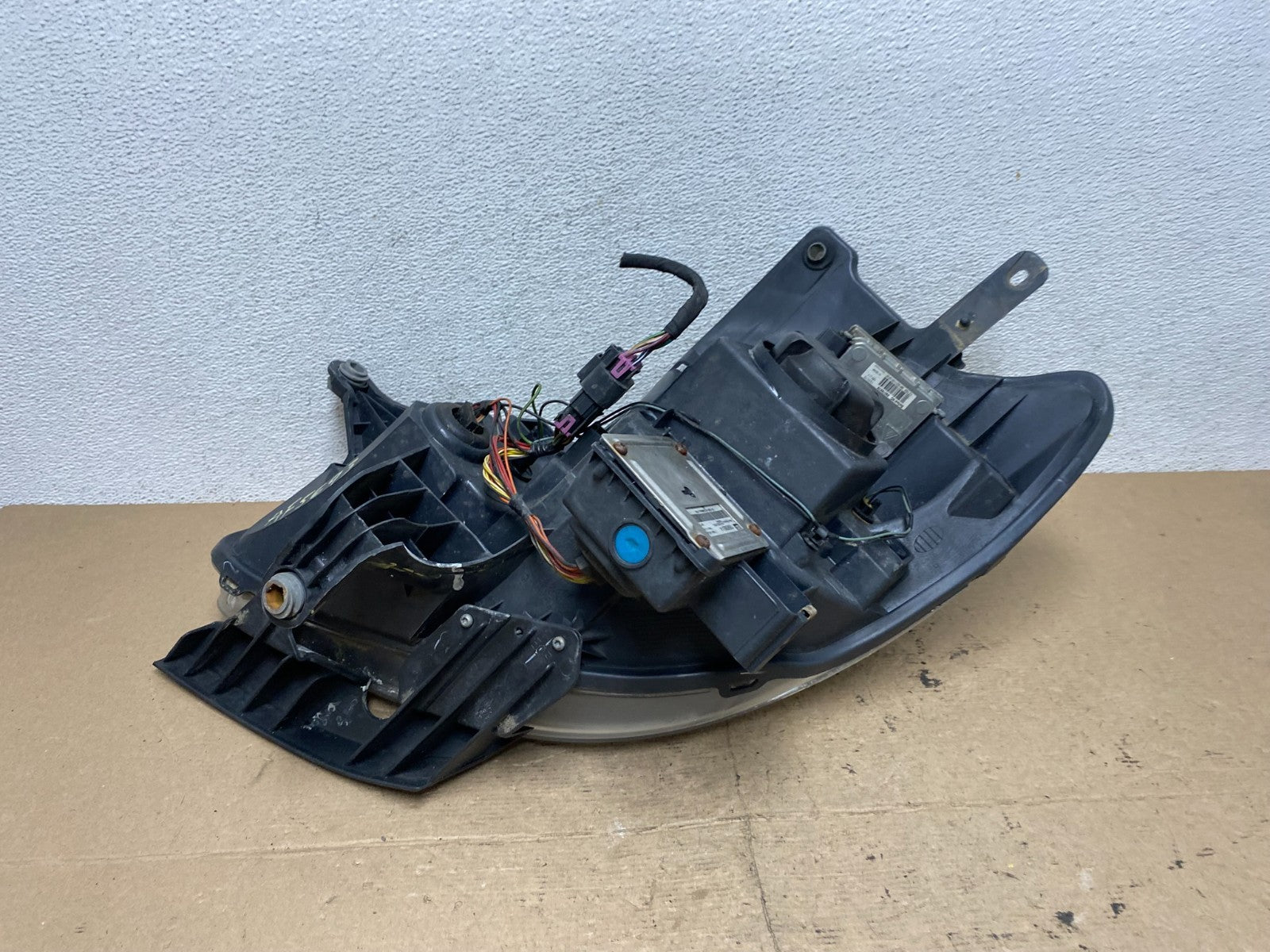 2008-2012 Buick Enclave Right Passenger Headlight Xenon Hid Two Ballast AF56937
