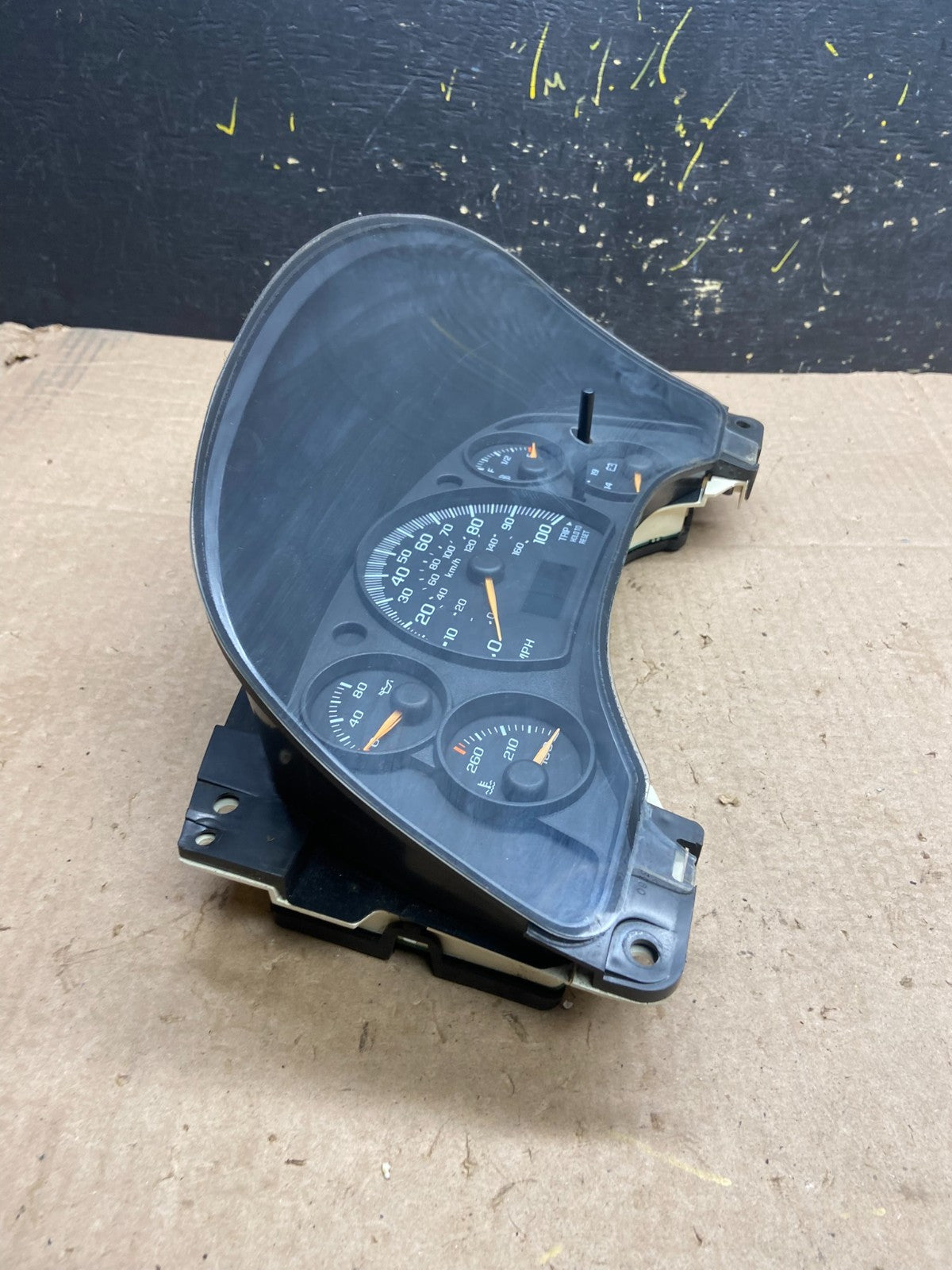 2004 to 2007 Chevrolet Express Speedometer Cluster Gauge OEM Z1613  DG1