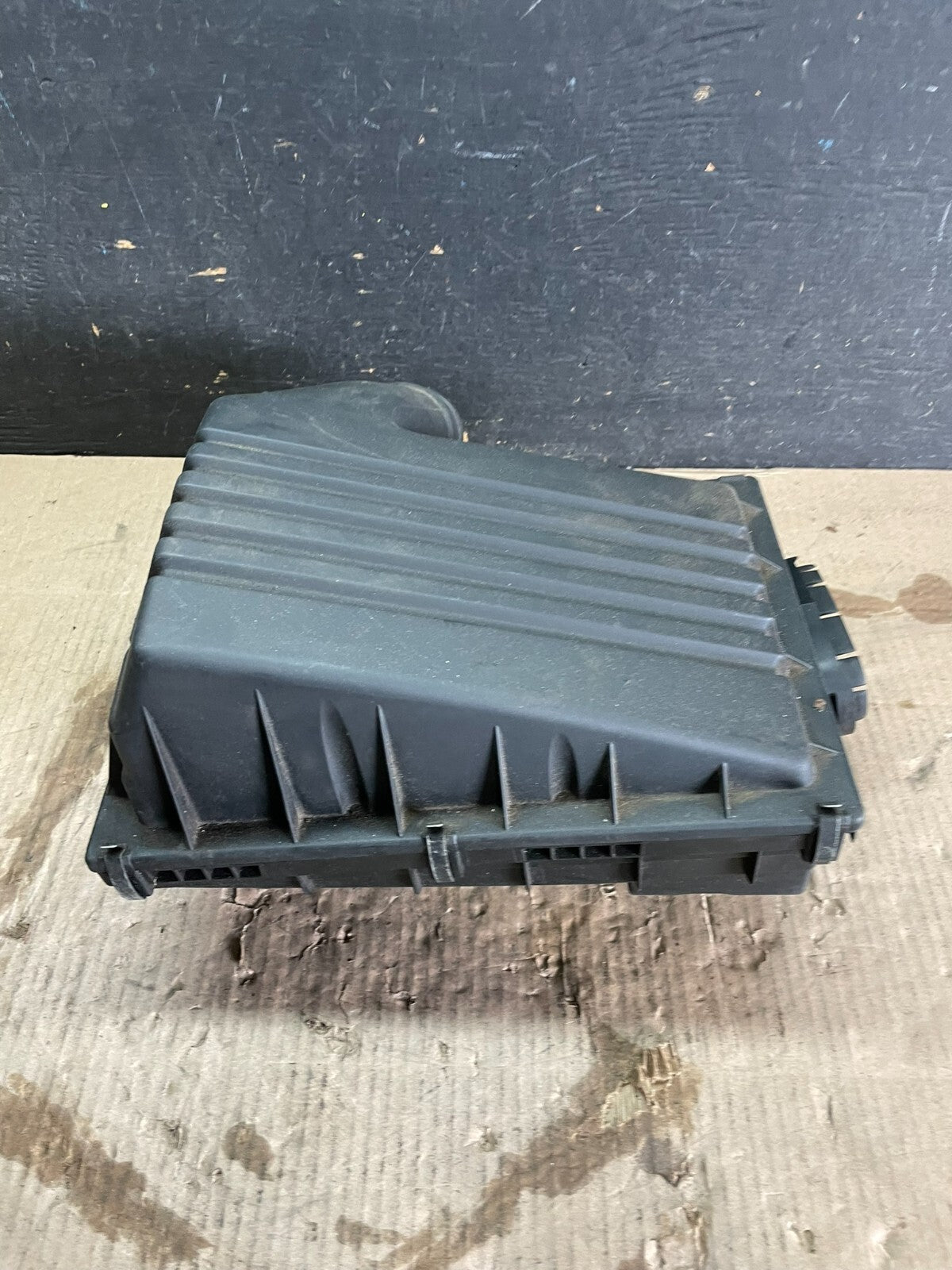 2007 to 2010 BMW X5 Air Intake Cleaner Filter Housing Box M8984 DG3