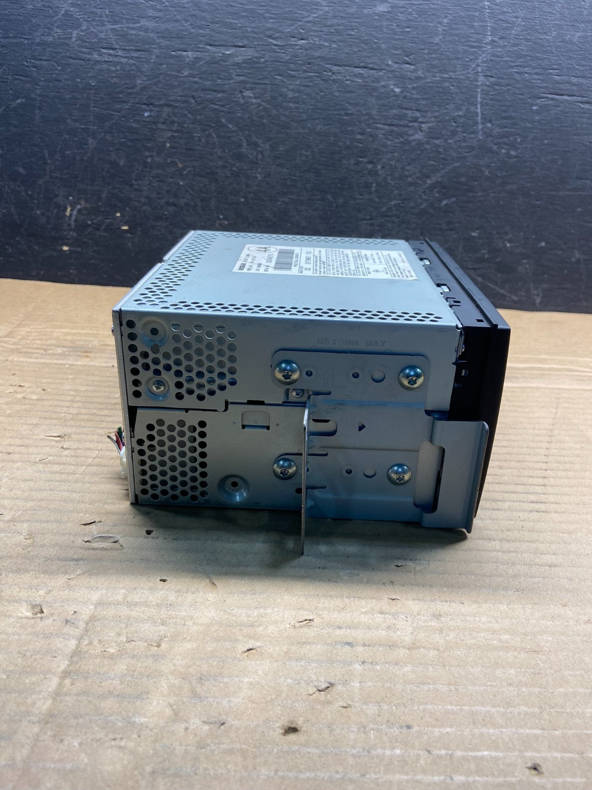 2011 to 2013 Nissan Quest AM FM Radio Stereo CD Player Receiver AE2554 DG2