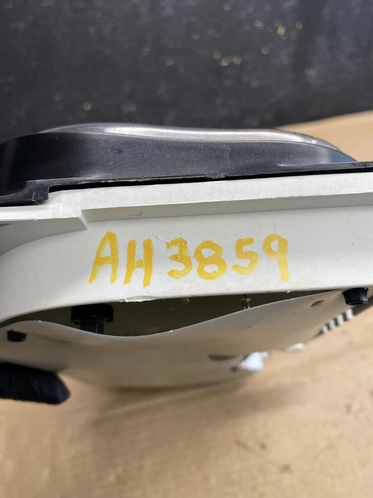 2004 - 2005 Ford F150 F-150 Speedometer Cluster Gauge AH3859 DG6