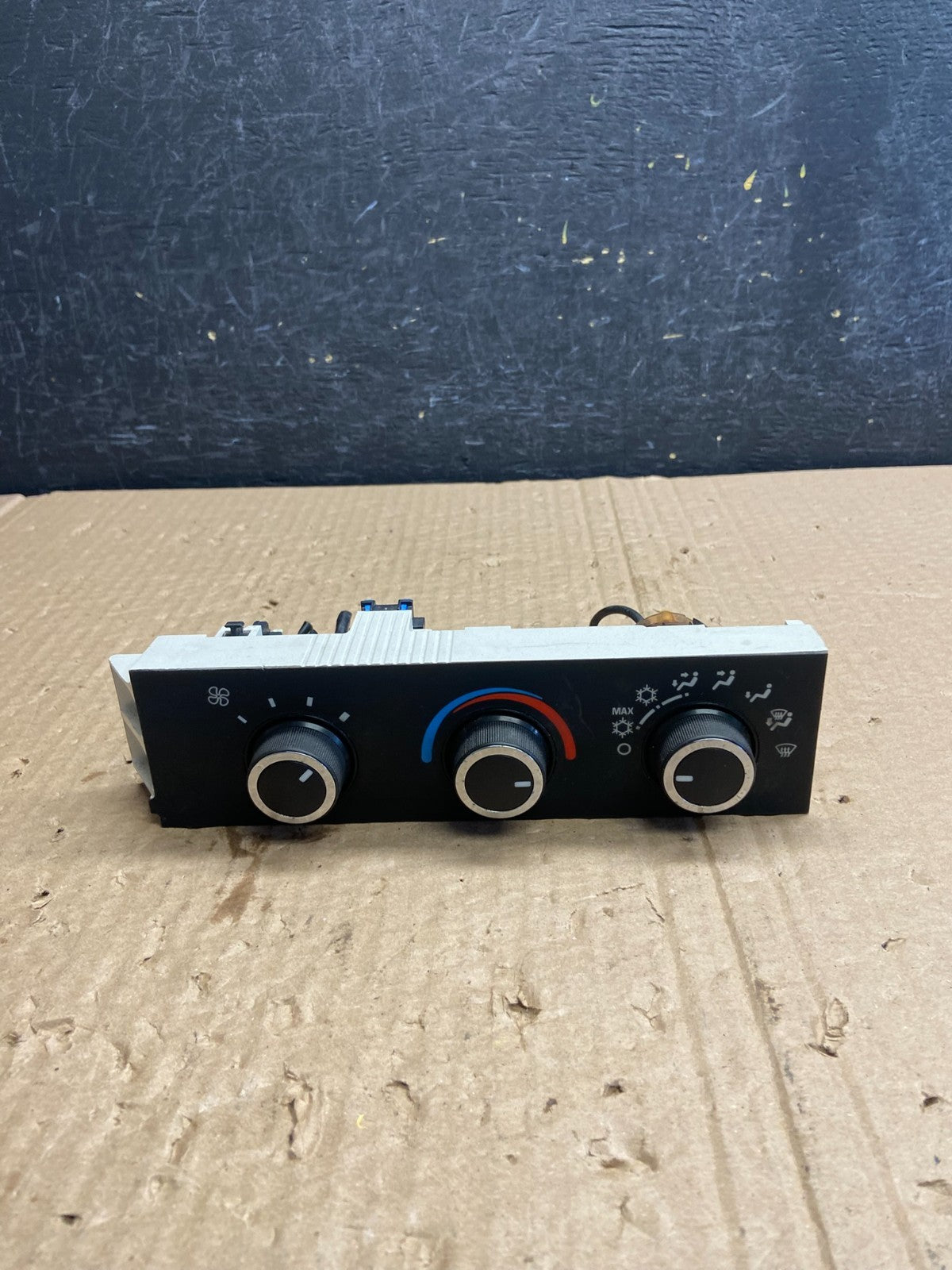 2008-2010 Chevrolet Express 1500 2500 3500 Climate Control Panel AF6368 DG0
