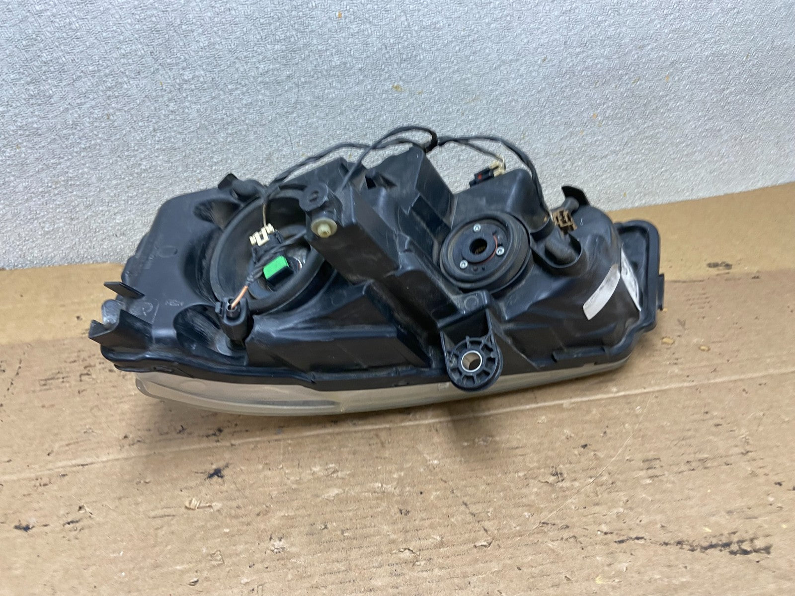 2011 to 2016 Chrysler Town and Country Right Passenger Headlight AB3344 DW9