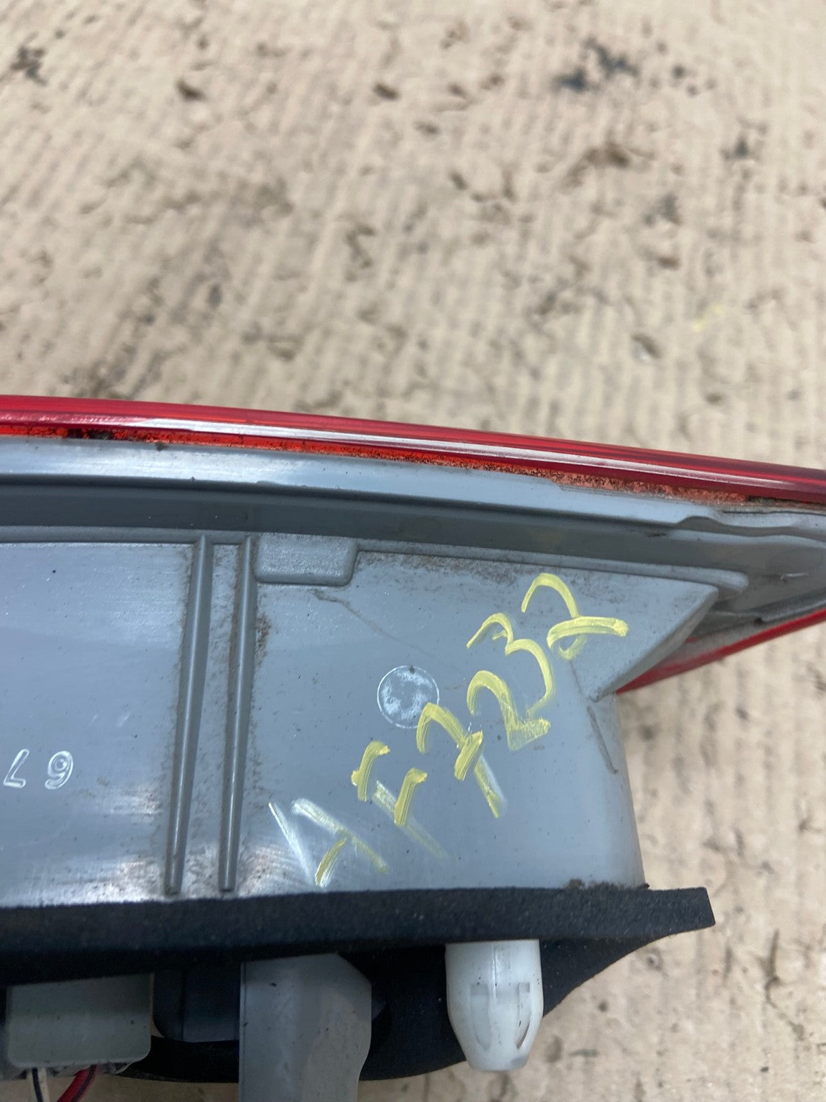 2007-2009 Toyota Camry Hybrid Right Passenger Side Inner Tail Light AF72326