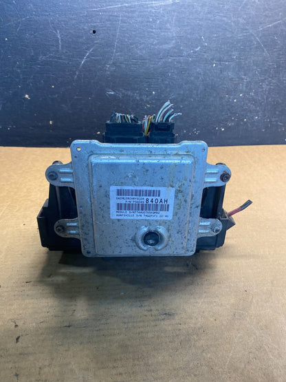 2004 2005 Dodge Durango  Fuse Box Relay Unit Module Body Control AA0922 DG4