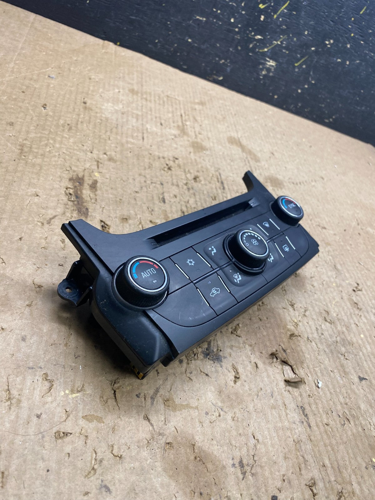 2014 2015 Chevrolet Malibu AM FM Radio Control Panel Z7311 DG1