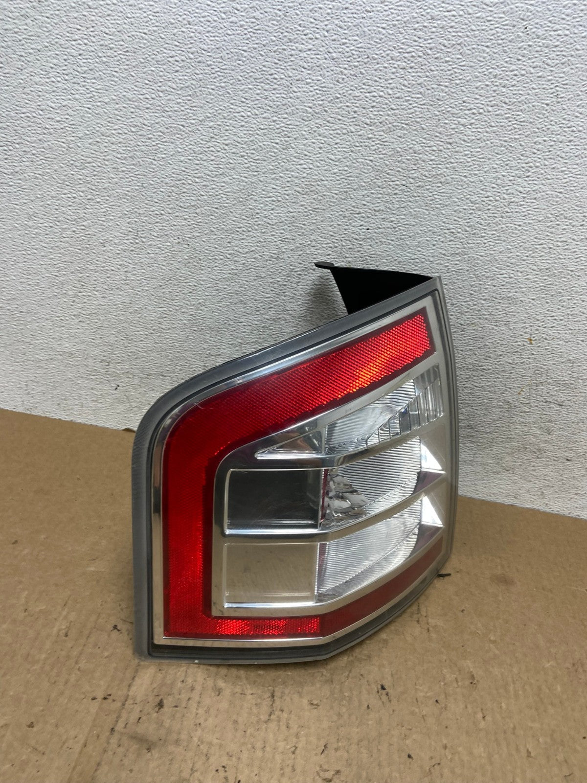 2007 to 2010 Ford Edge Tail light Left Driver Side AF9862 LK2