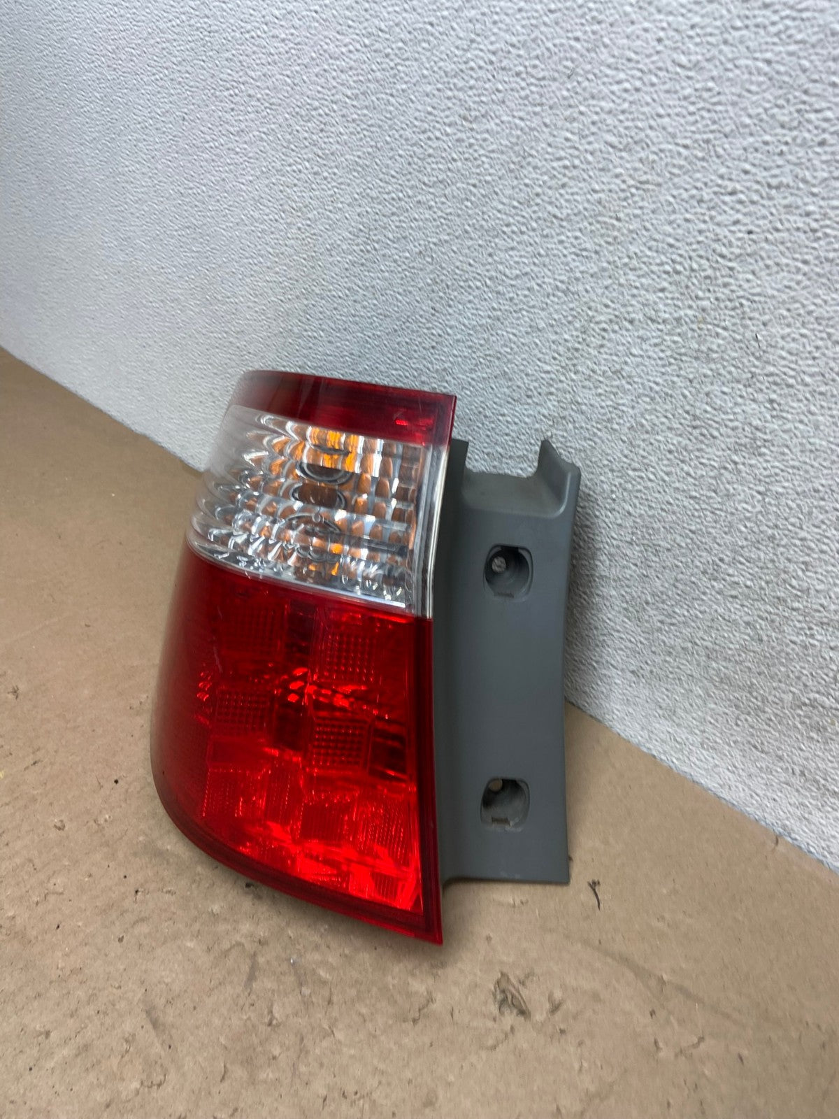 2005 2006 2007 Honda Odyssey Left Driver LH Side Tail Light AG5629 LK1