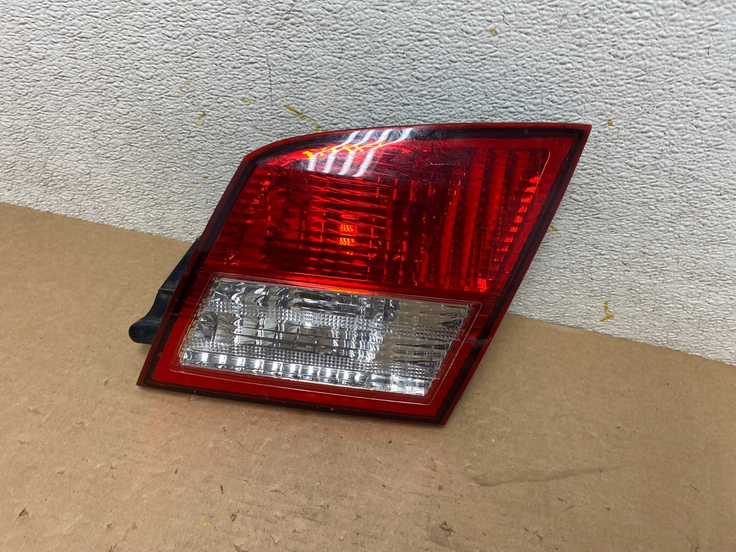 2002-2004 Infiniti i35 Inner Right Passenger Rh Side Tail Light OEM O9778 DW1
