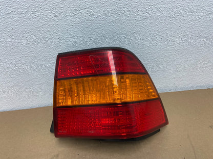 1998 1999 2000 Lexus LS400 Right Passenger RH Side Tail Light AB6352 DW0
