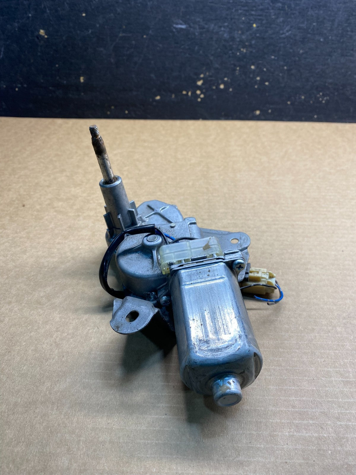 2006 to 2010 Mazda 5 Windshield Rear Wiper Motor OEM z9027 DG2