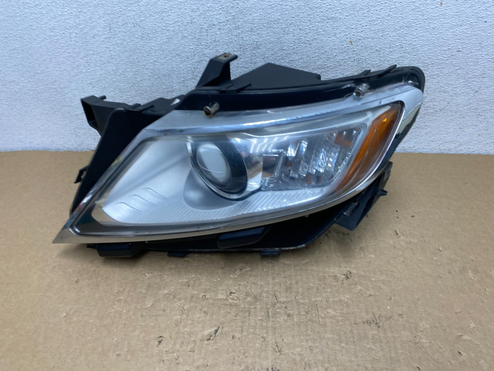 Xenon 2011 to 2015 Lincoln MKX Left Driver LH Side Headlight AF7925 DW0