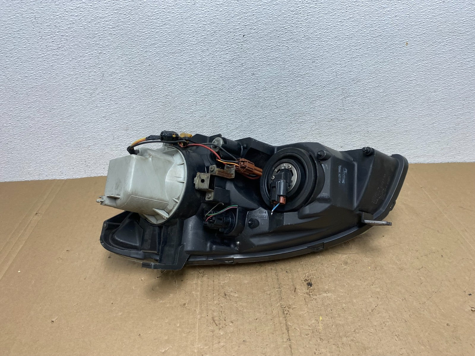 2005 to 2006 Nissan Altima Right RH Side Xenon Headlight AC5868 DW5