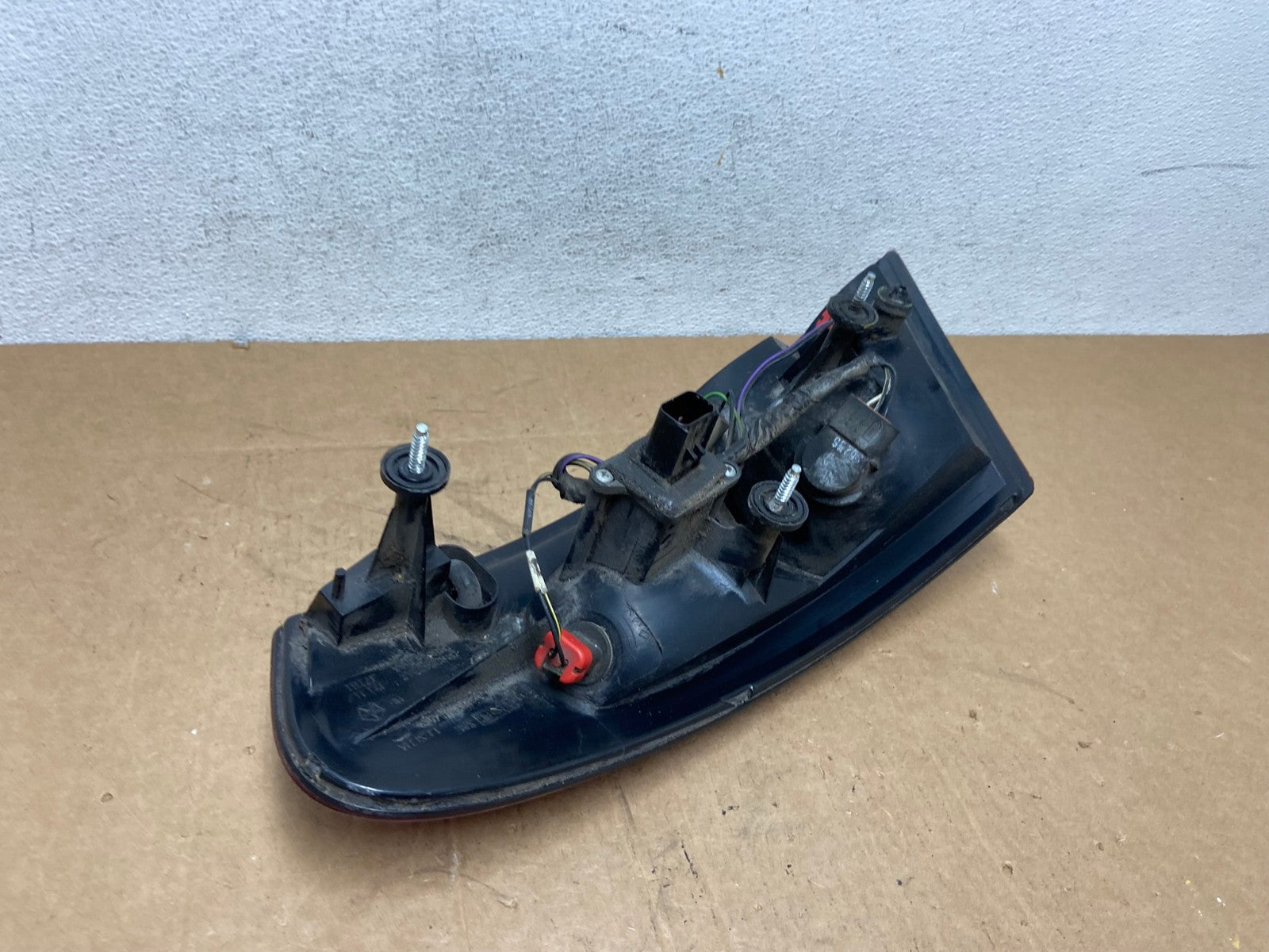 2001-2006 Chrysler Sebring Convertible Left Driver LH Tail Light AD6161 LK5