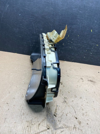 2002 GMC Yukon Speedometer Cluster Gauge Oem Q9325 DG2