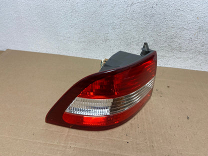 2000 2001 Lexus ES300 Outer Left Driver Lh Side Tail Light AE4937 LK2