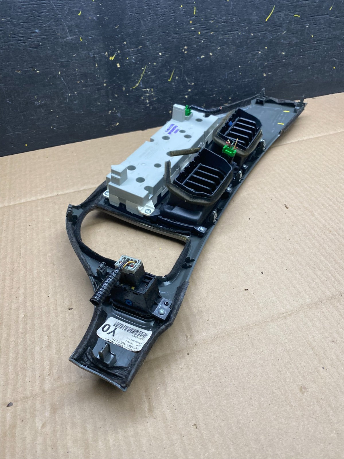 2005 to 2010 Honda Odyssey Radio Climate Control Dash Trim Bezel U5879 DG4