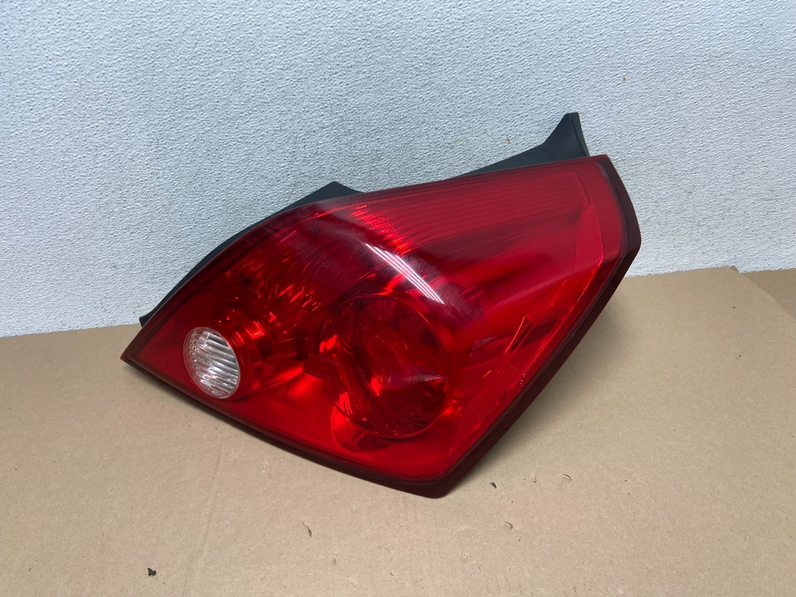 2008 - 2013 Nissan Altima Coupe Right Passenger Side Rh Tail Light AG6584 DW0