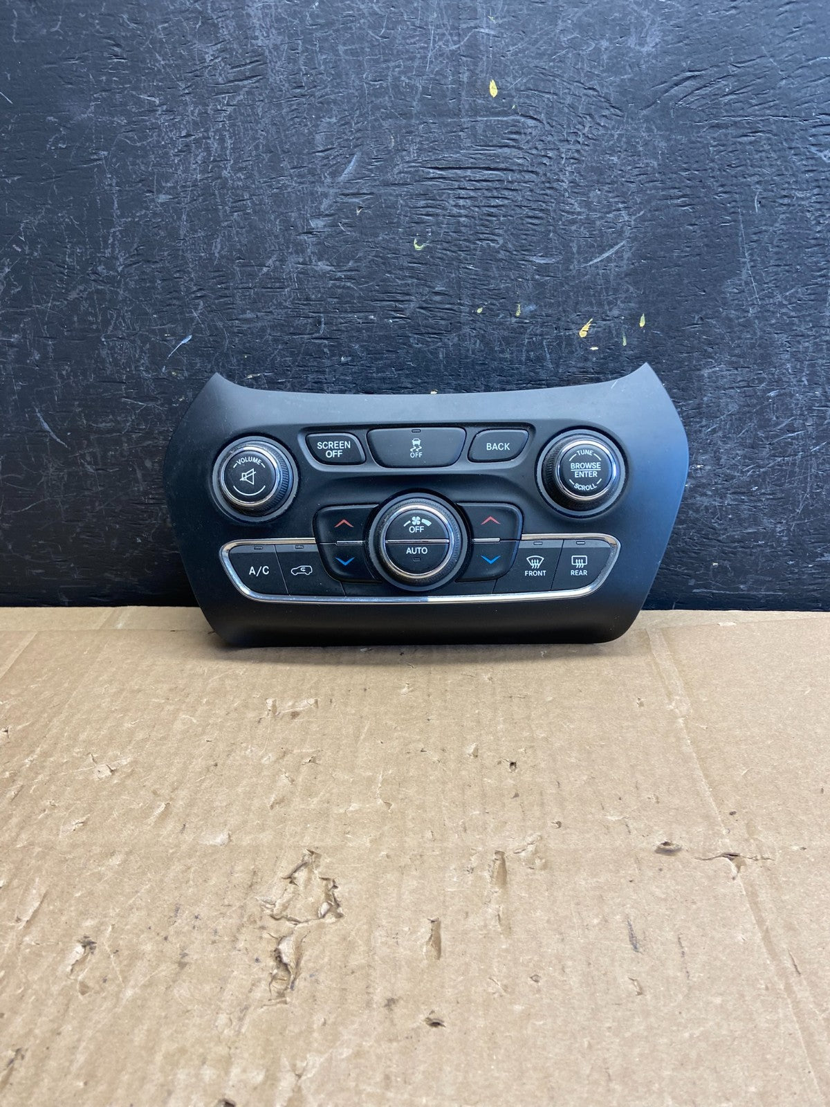 2014 to 2017 Jeep Cherokee Heater Climate Temperature Control AD2289 DG0
