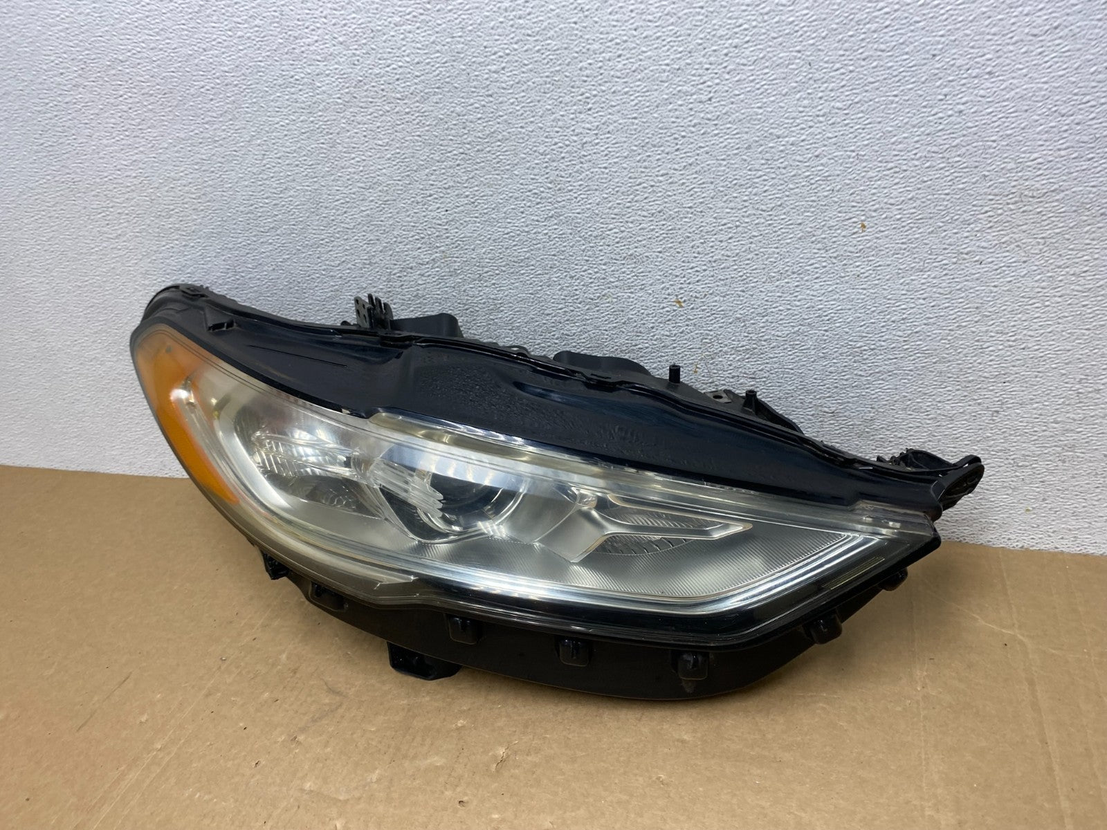 2017 - 2020 Ford Fusion Right Passenger RH Side Headlight AF9940 DG1
