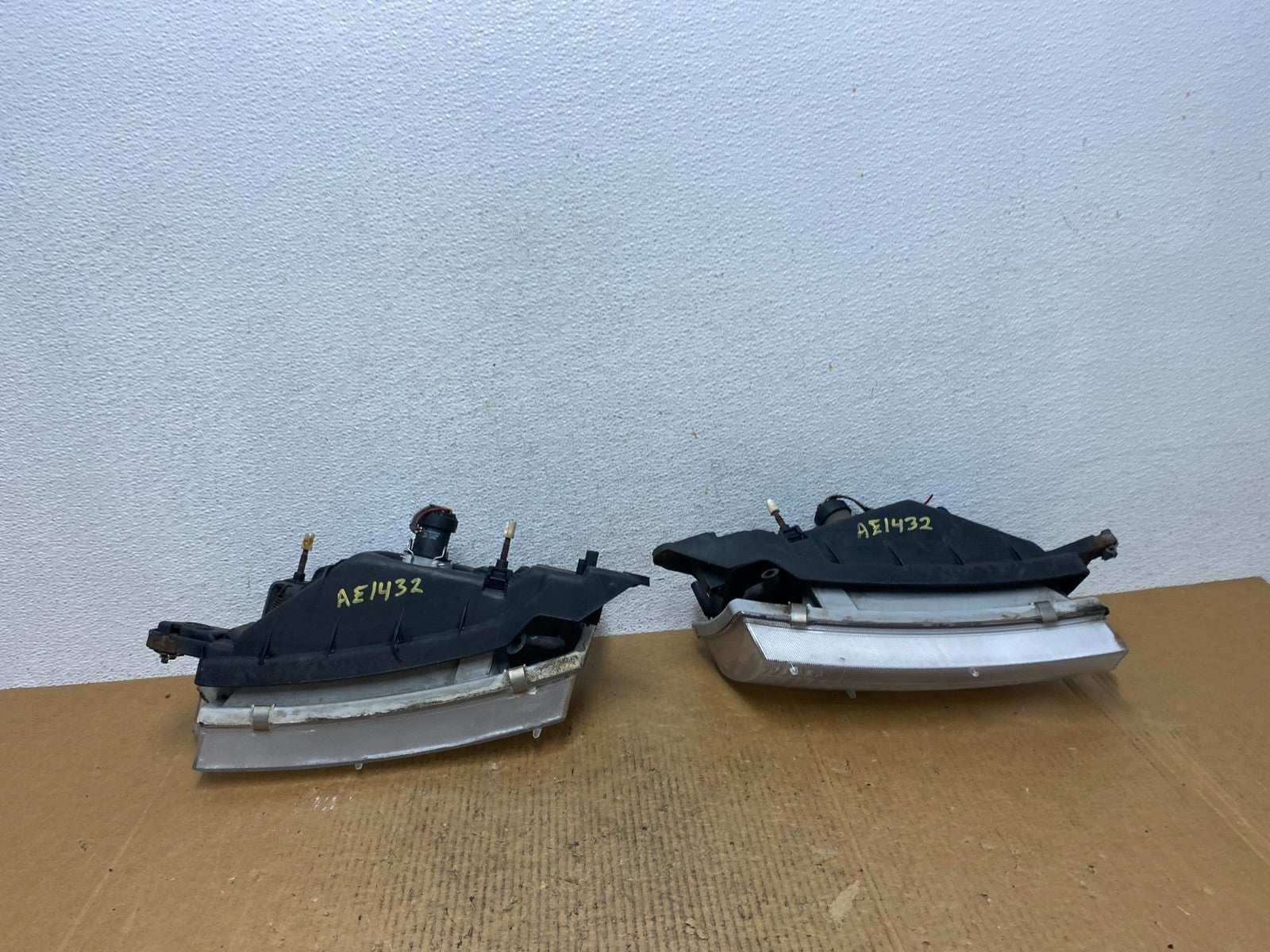 1997 - 1999 Subaru Legacy Left+Right Side Headlights Halogen AE1432 DW8