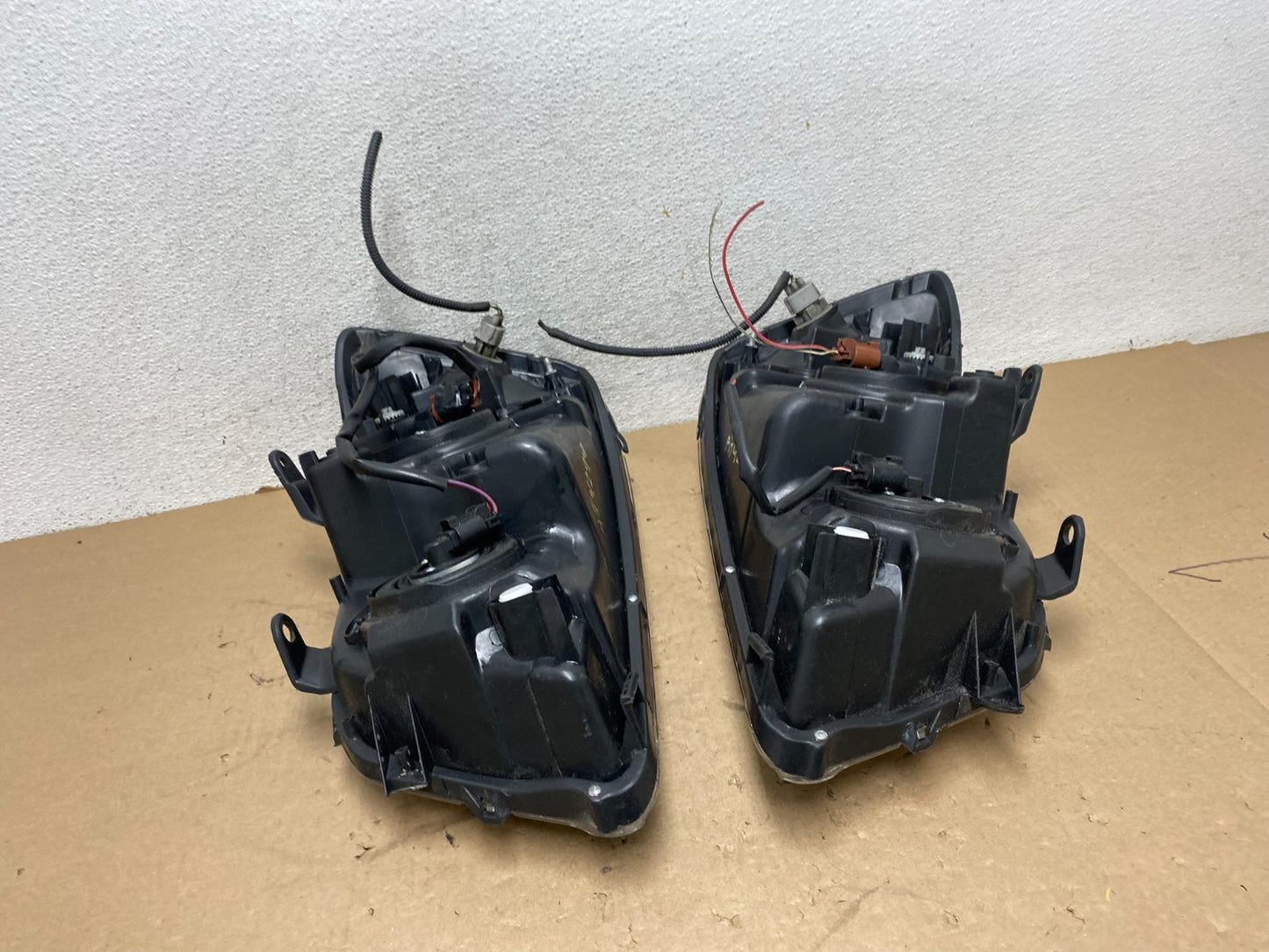 2004 2005 2006 Toyota Highlander Headlights Left+Right Side AG4294 DW9