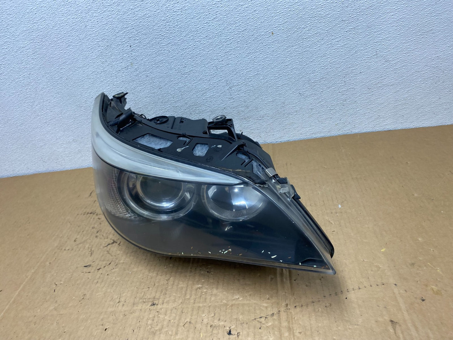 2004 to 2007 BMW 525i 5 Series Headlight Right Passenger Xenon AFS AC7731 DW1