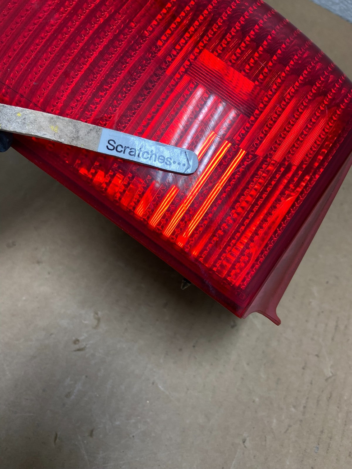 2004-2005 Mitsubishi Endeavor Right Passenger Rh Tail Light Oem Z6694 DW3