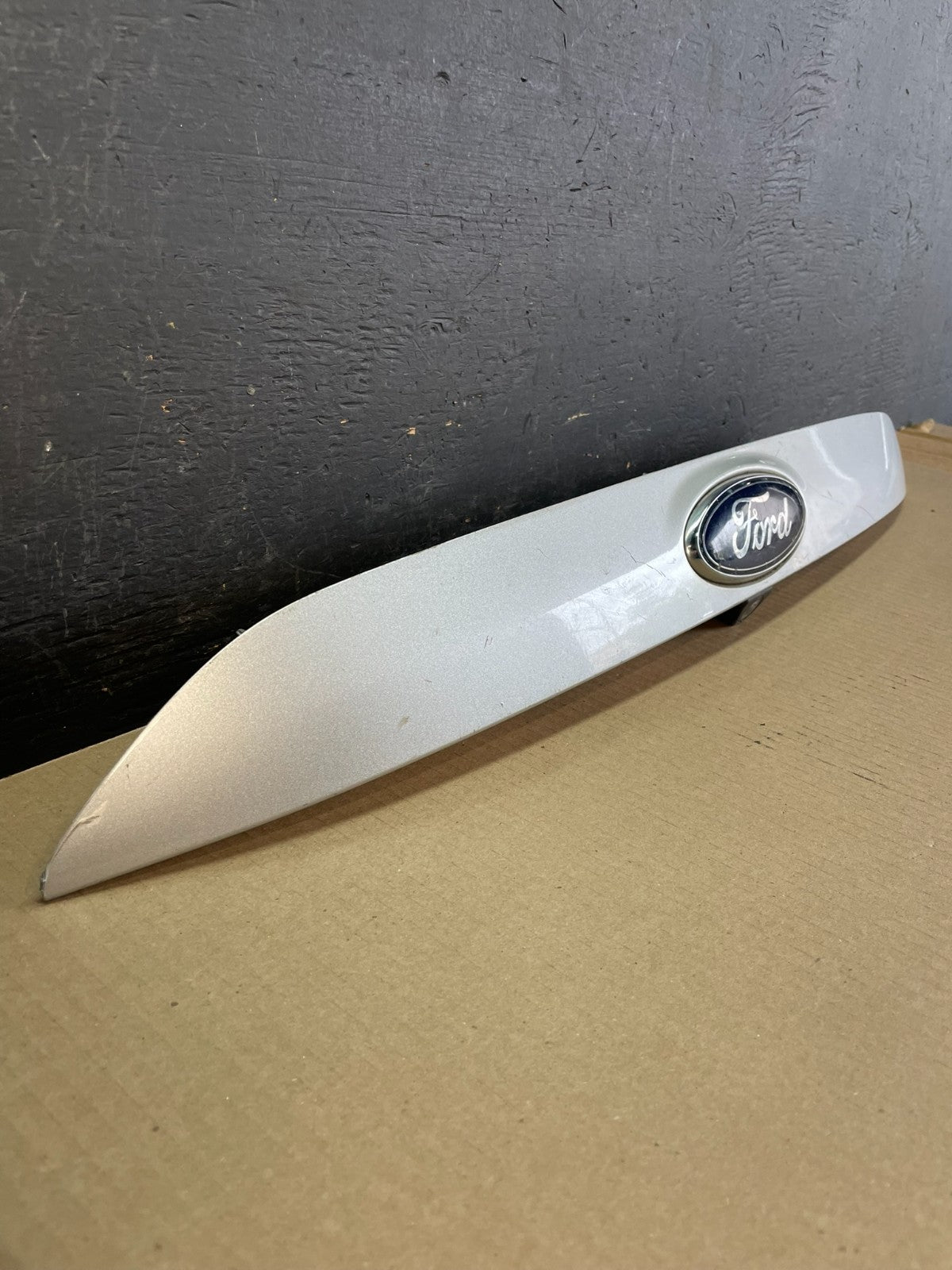 2013 to 2016 Ford Escape Rear Trunk Molding with Camera ae3422 DG2