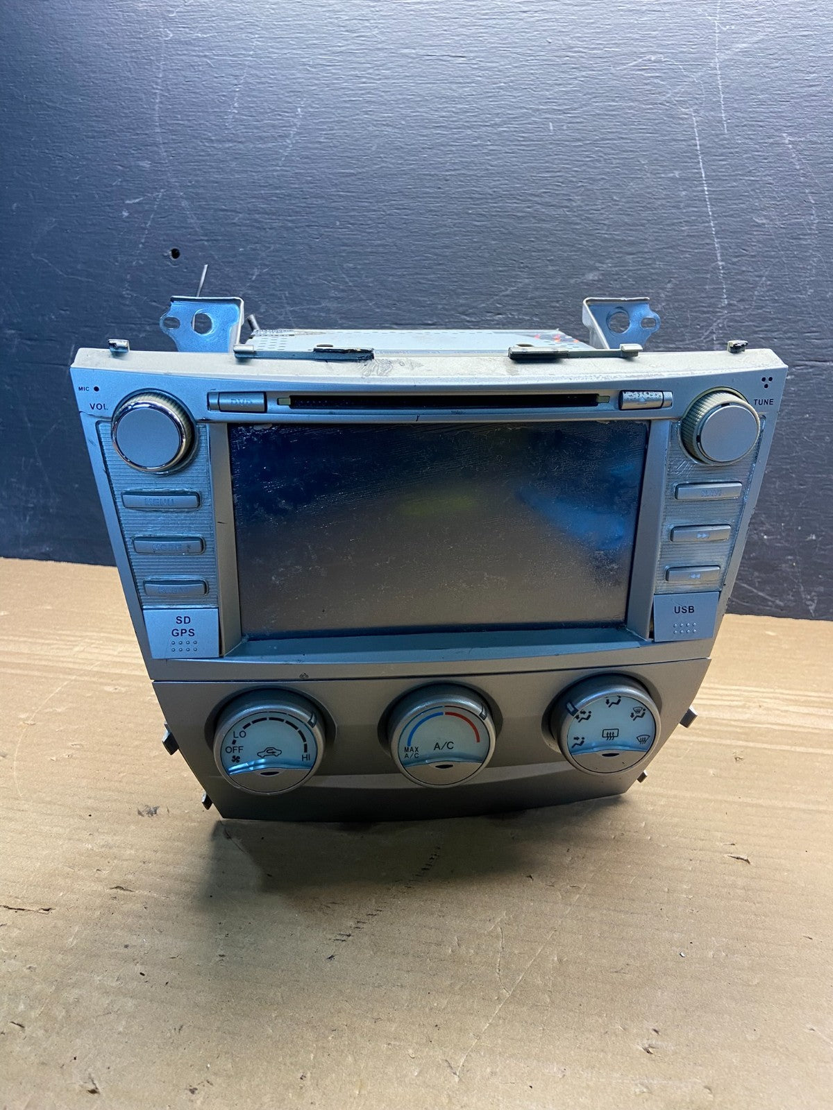 2007 to 2009 Toyota Camry Radio CD Player Climate Control Bezel ae4617 DG0