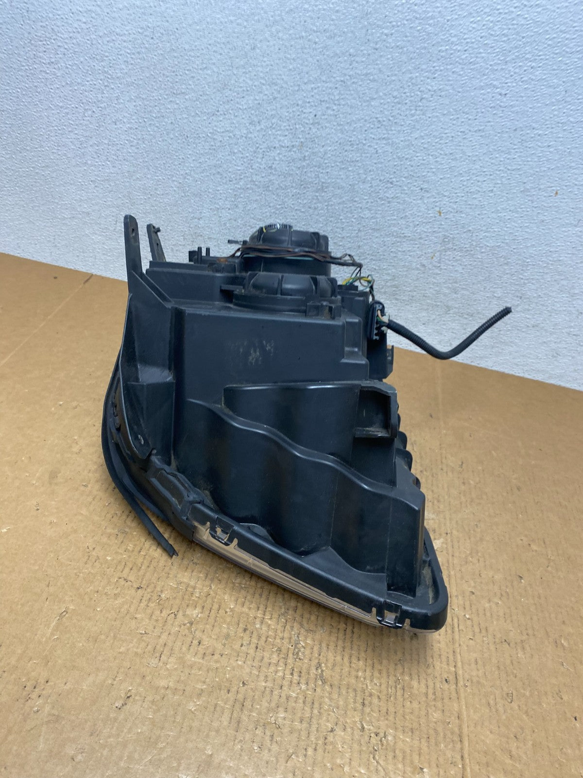 2010 to 2015 GMC Terrain Halogen Passenger Right Rh Side Headlight AE1429 DW9