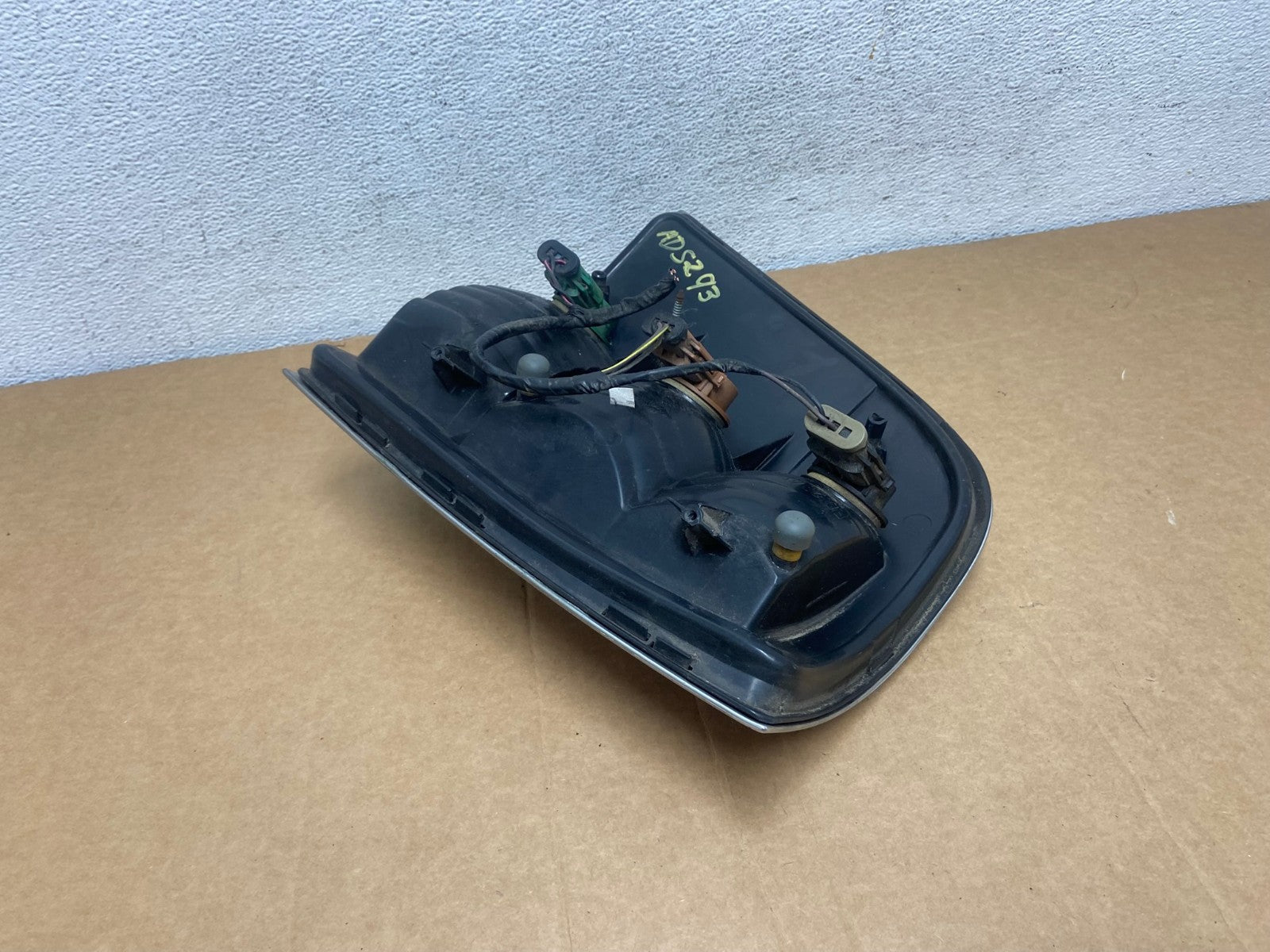 2002 2003 2004 2005 Mercury Mountaineer Right Passenger Tail Light AD5293 LK5