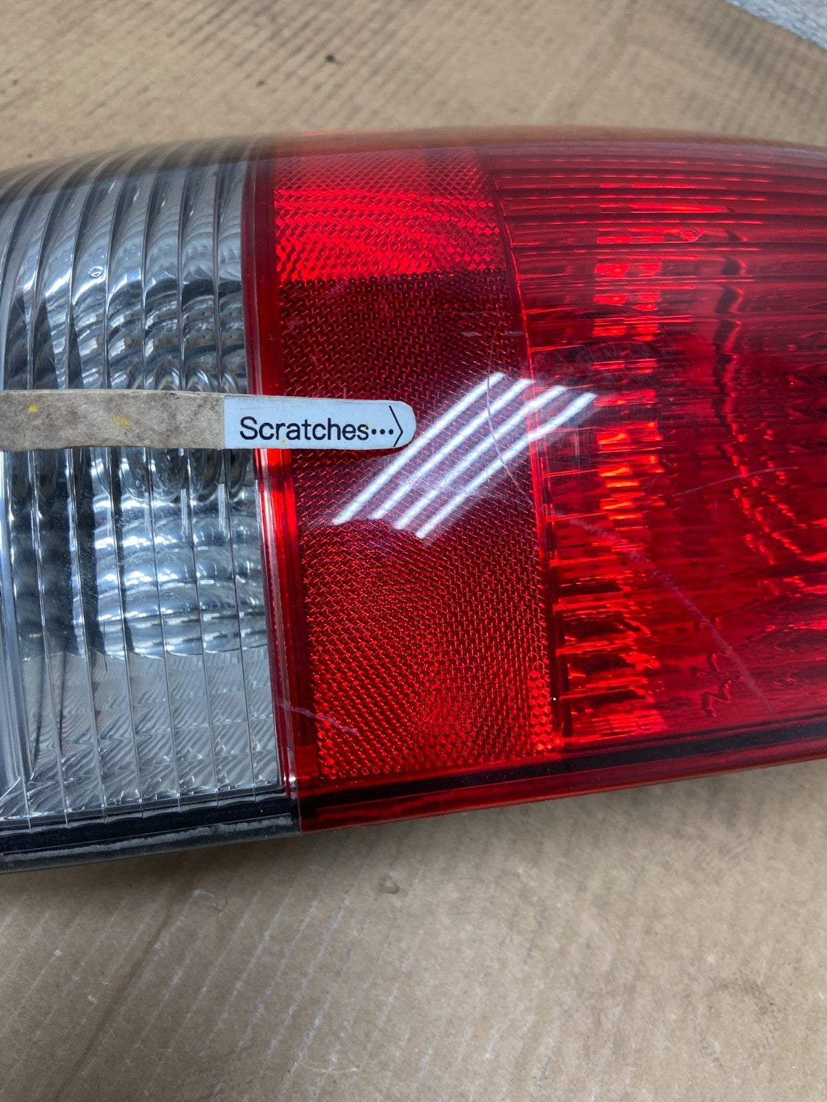 2003 2004 2005 Lincoln Aviator Left Driver LH Side Tail Light OEM AA5284 DW3