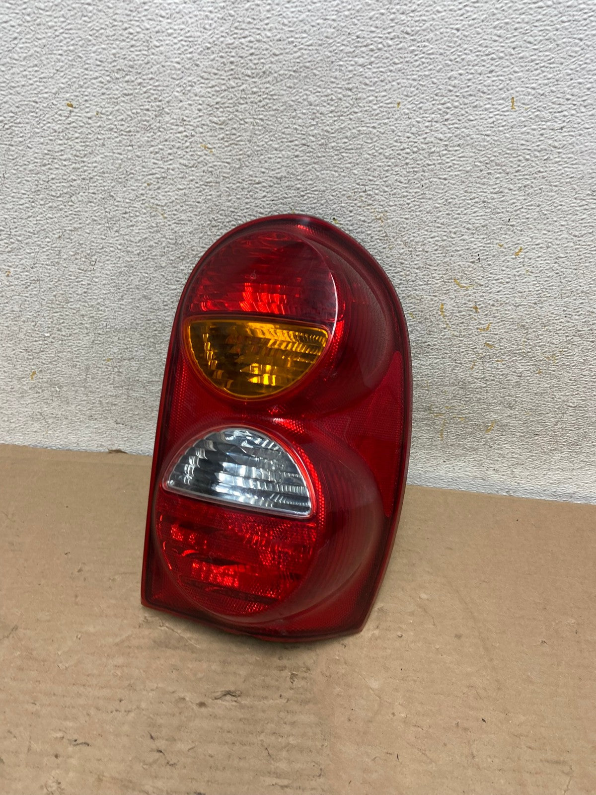 2002 2003 2004 Jeep Liberty Right Passenger Rh Side Tail Light AH9495 LK0