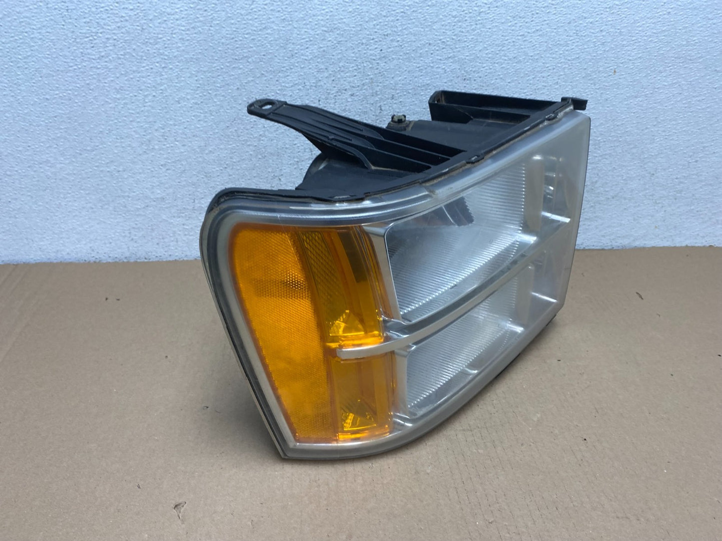 2007 - 2014 GMC Sierra Right Passenger RH Halogen Headlight AF3034 DW2