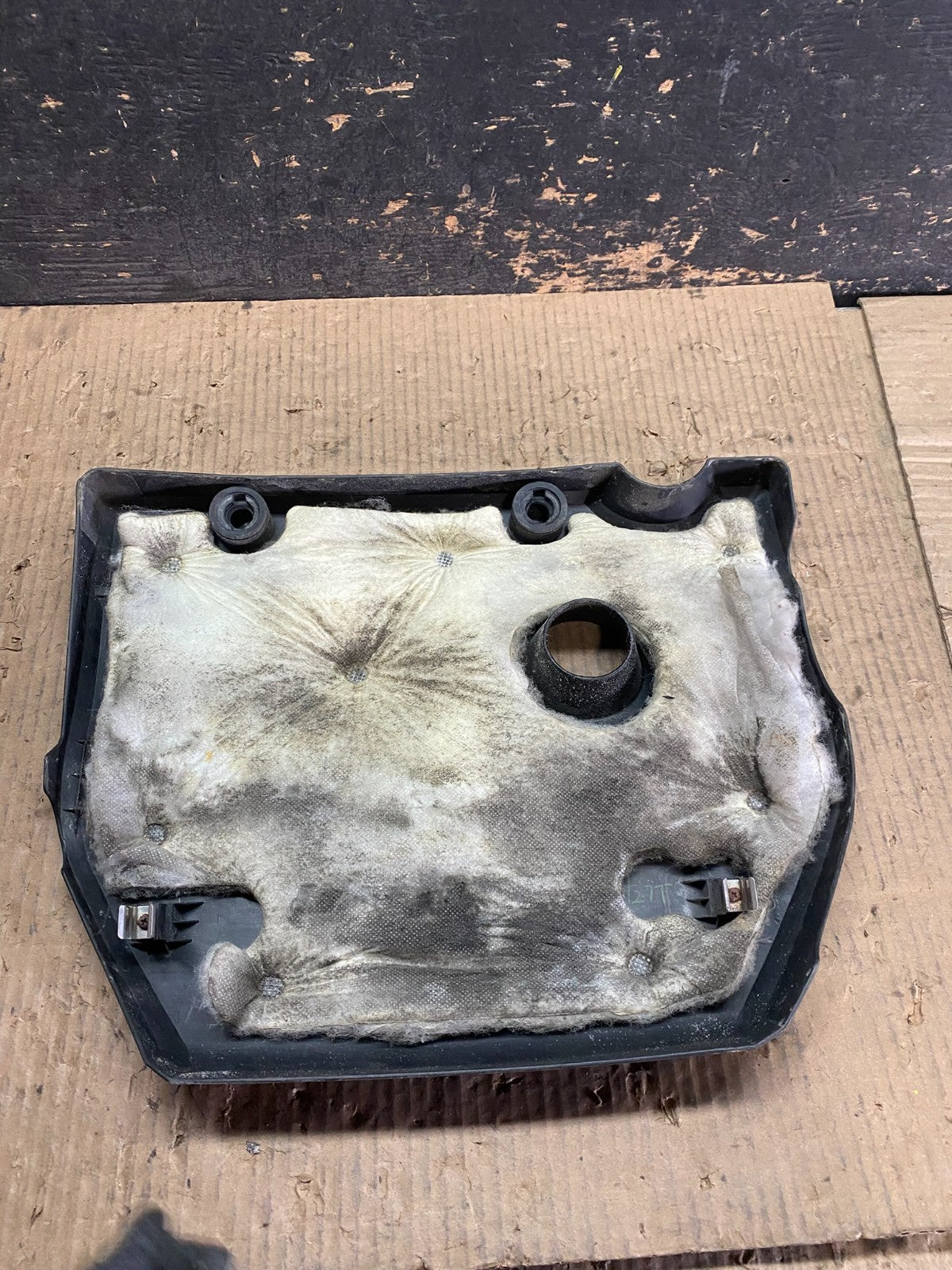 2004 to 2008 Mazda 3 DOHC 16 VALVE Engine Shield Top Cover Oem W9855  DG5