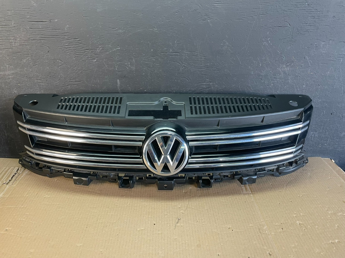 2012 to 2017 Volkswagen Tiguan Front Upper Grill Grille AE3602 DG0