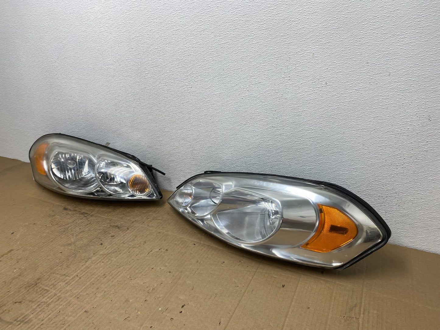 2006 - 2013 Chevrolet Impala Left+Right Set Headlights Halogen AB8410 DW1