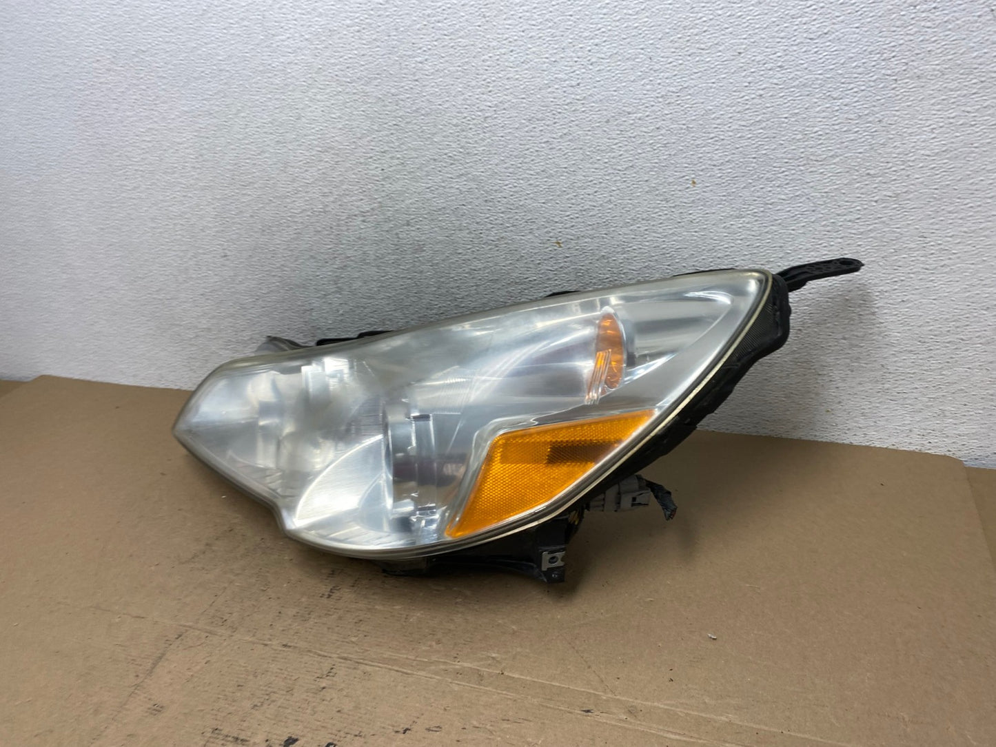 2010 2011 2012 Subaru Legacy Outback Left Driver Halogen Headlight AF4522 LK1
