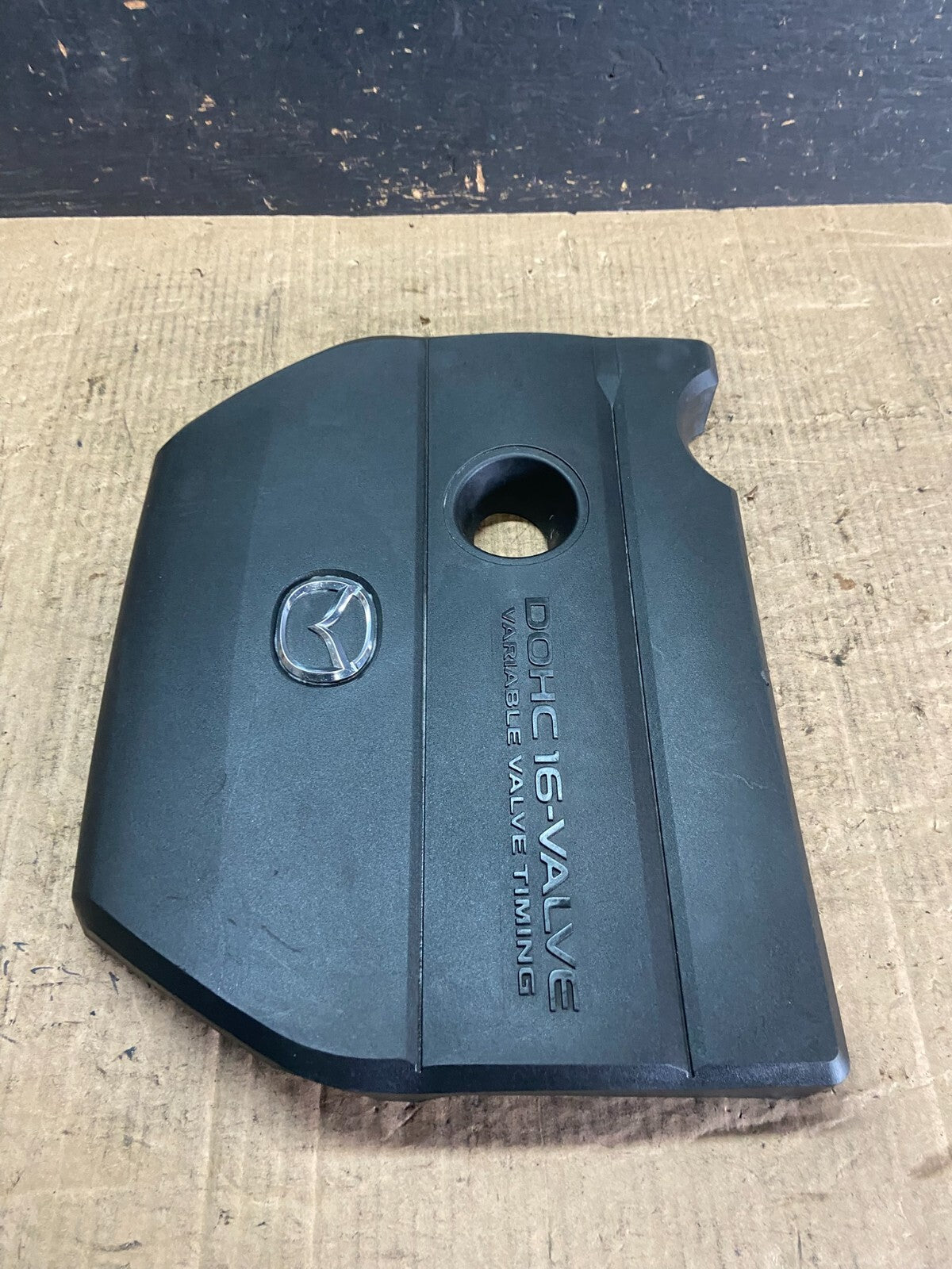 2004 to 2009 Mazda 3 DOHC 16 VALVE Engine Shield Top Cover O3302 PS2