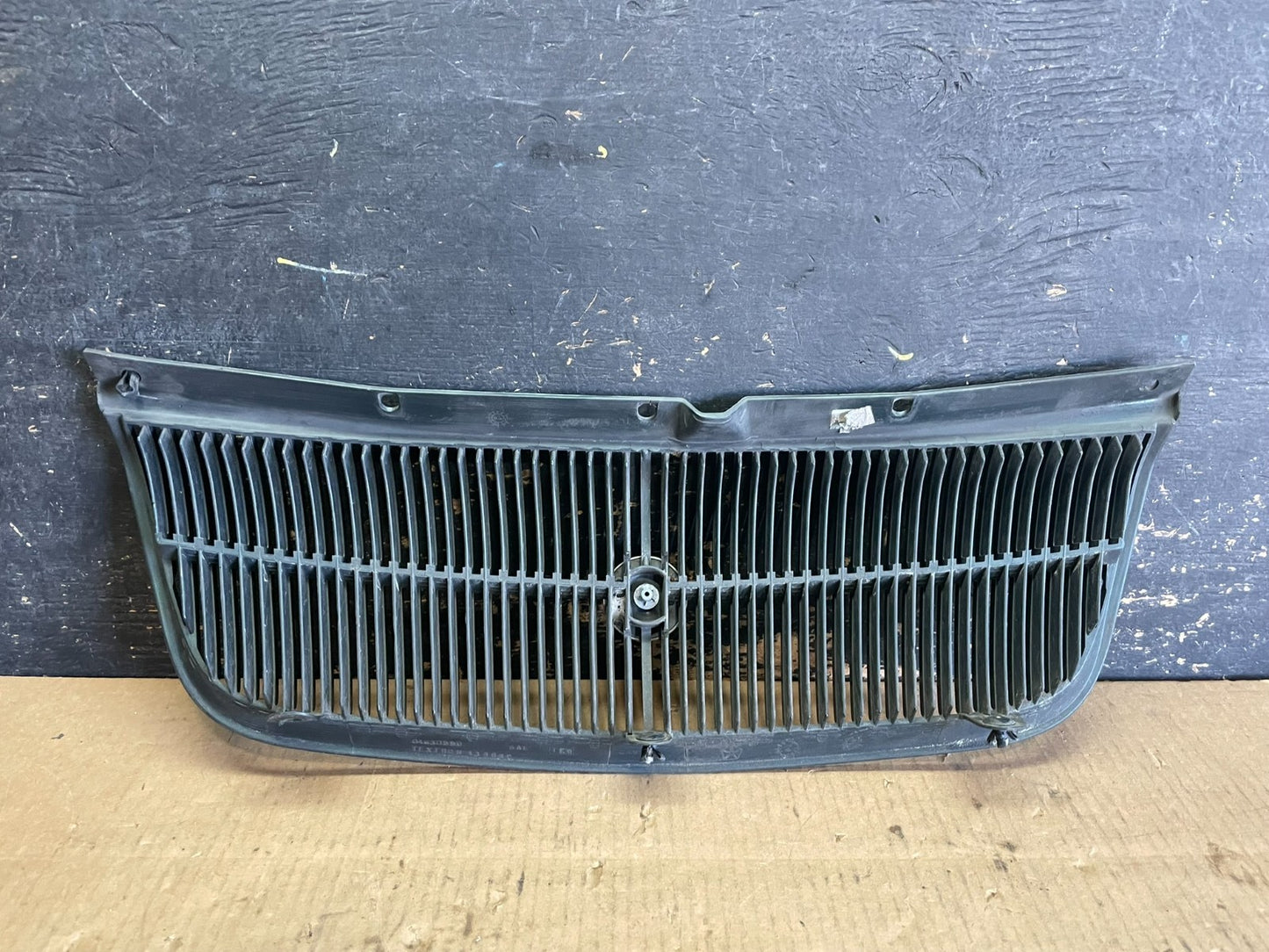 1995 - 1998 Chrysler Cirrus 95-96 Dodge Stratus Chrome Grille AA5982 DG3