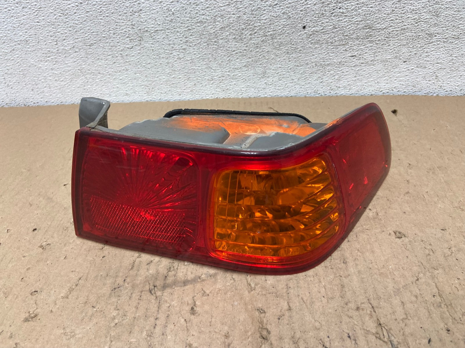2000 to 2001 Toyota Camry Right Passenger Rh Tail Light AF4273 LK0