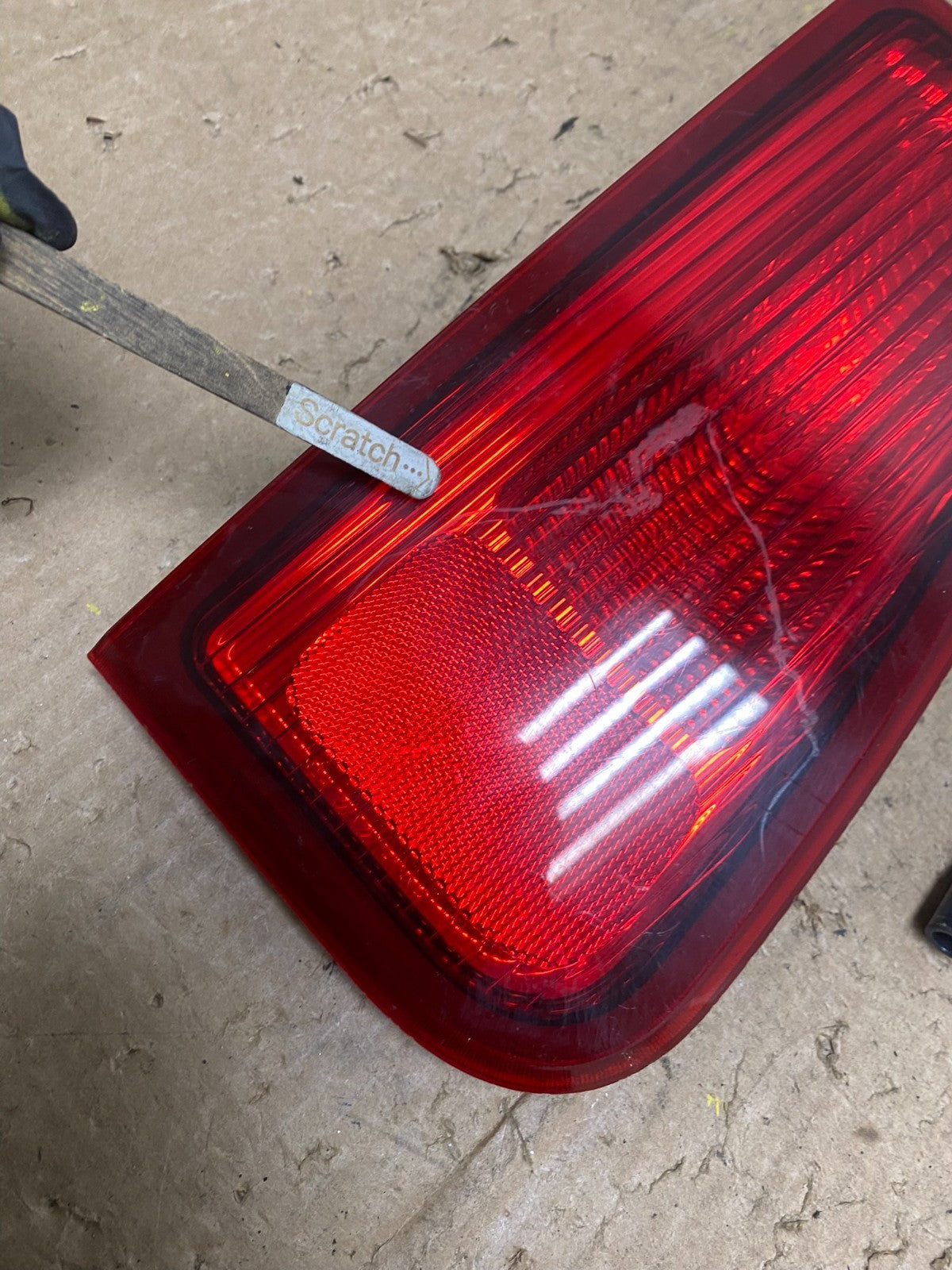 2003 - 2006 Lincoln Navigator Left Driver Lh Side Tail Light Inner V4535 DW3