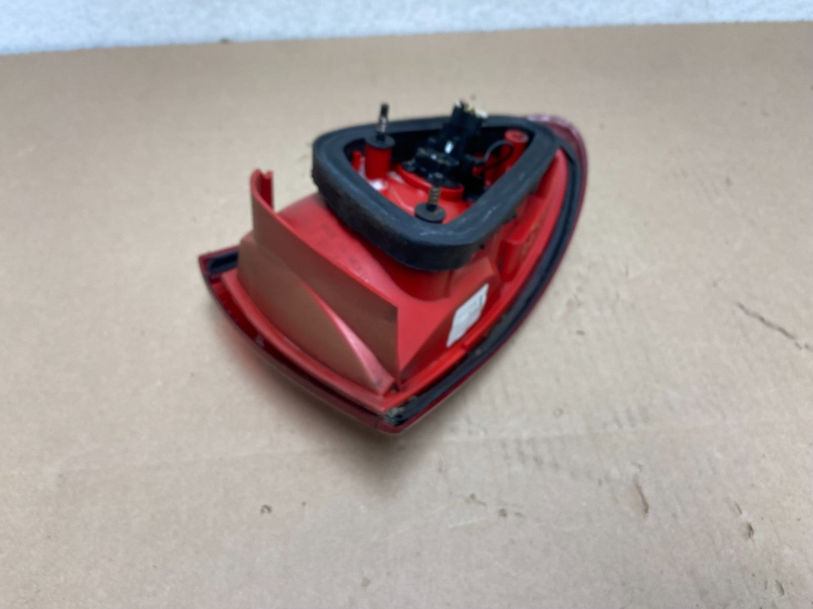 2003 2004 2005 Chevrolet Cavalier Left Driver LH Tail Light AG5751 DW4