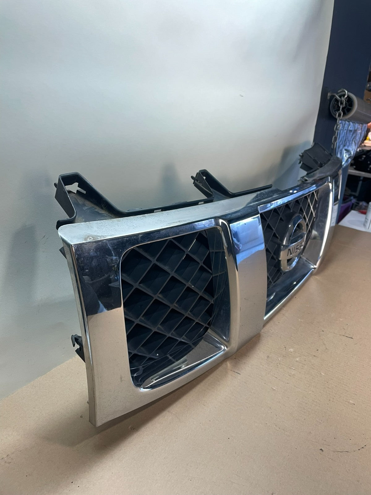 2004 to 2007 Nissan Titan Armada Front Upper Grill Grille ai4192 DG2
