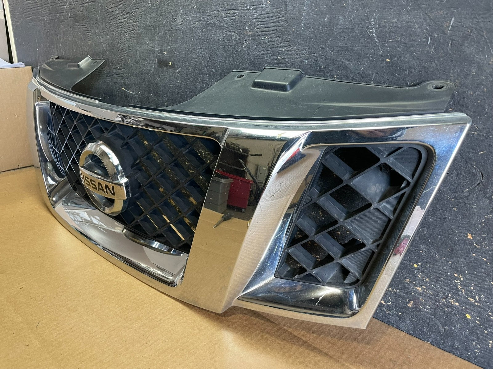 2008 to 2012 Nissan Pathfinder Front Upper Chrome Grill Grille OEM  AA8986 DG2
