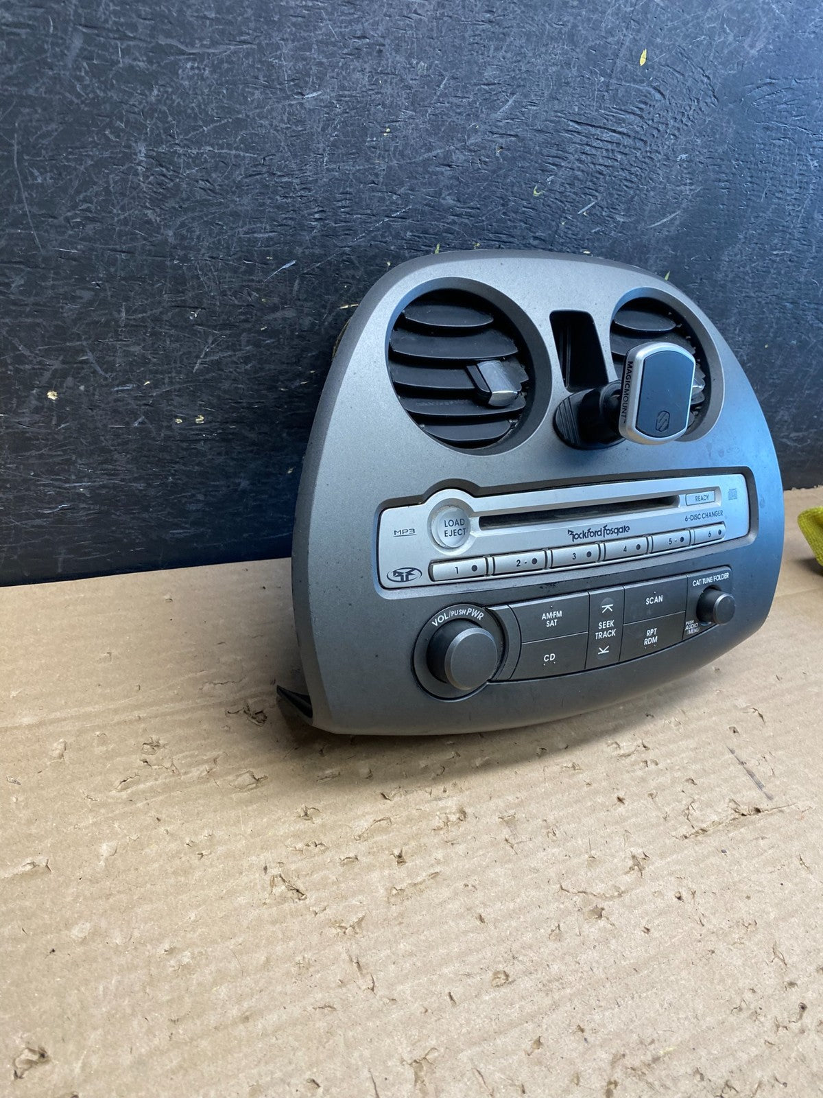 2006-2009 Mitsubishi Eclipse AMFM Radio CD Player Display Stereo Panel AG8440 DG4